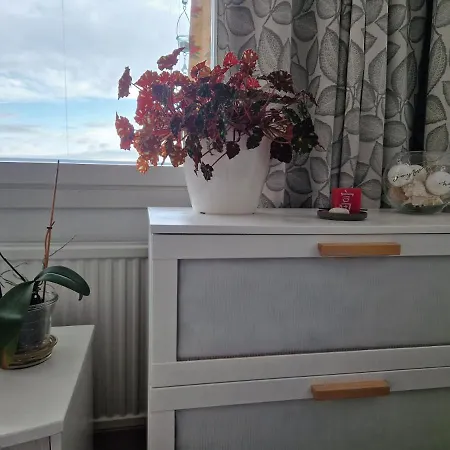 Big With Balcony In A Shared In The Center Of 홈스테이