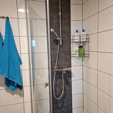 Big With Balcony In A Shared In The Center Of 홈스테이 케라바